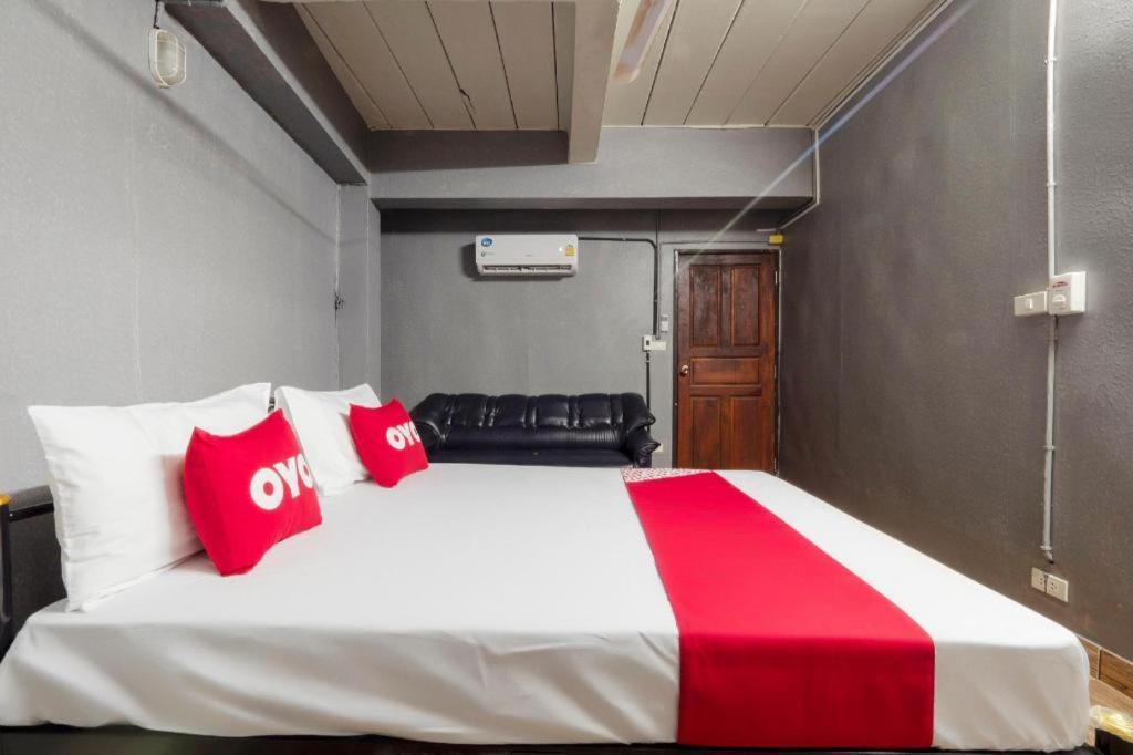 Oyo 1066 Encore Sea Side Pattaya Exterior photo