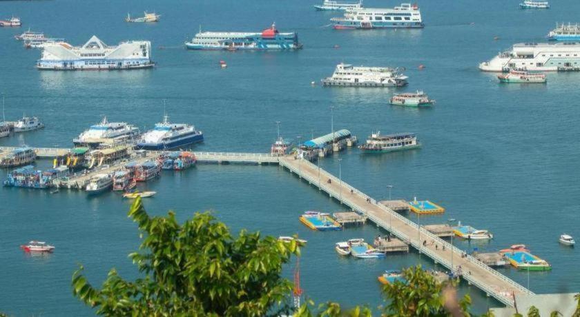 Oyo 1066 Encore Sea Side Pattaya Exterior photo